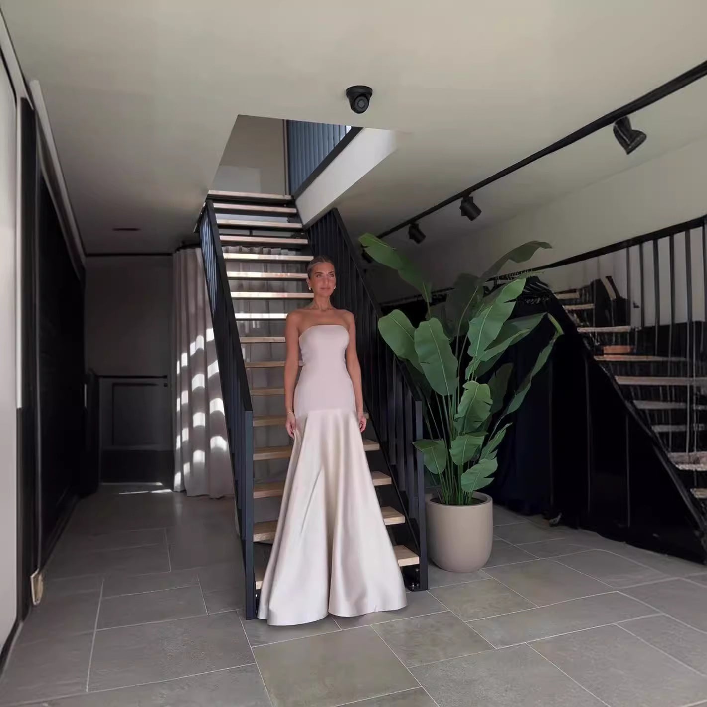 Strapless sleeveless suspender slim fit solid color dress